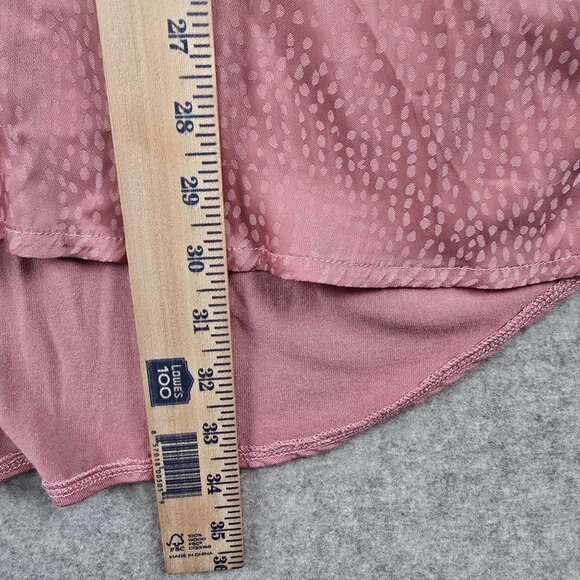 Lane Bryant Womens Plus Blouse Pink Size 26/28 Lightweight Textured Button Front - Picture 7 of 9